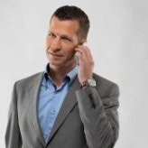 Peter Met Advies "Ik ben erg tevreden met de dienstverlening van Ping. Met laagdrempelige afstemmomenten heeft ze de opdrachten naar volle tevredenheid uitgevoerd. De fijne en informele afstemming en de snelheid van uitvoeren waren voor mij onderscheidend. Daarmee zou ik haar aanbevelen en ik zou ook weer gebruik maken van haar dienstverlening bij vervolgopdrachten."